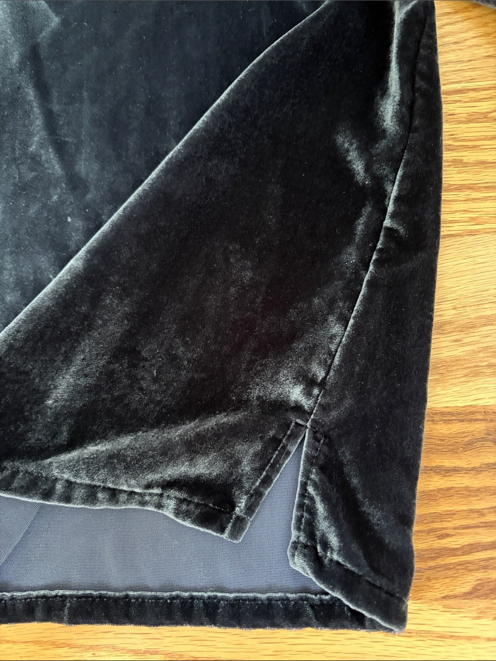 LOFT Velvet Blouse V-Neck Puff Sleeve Beautiful Elegant Charcoal. Medium - Picture 5 of 10